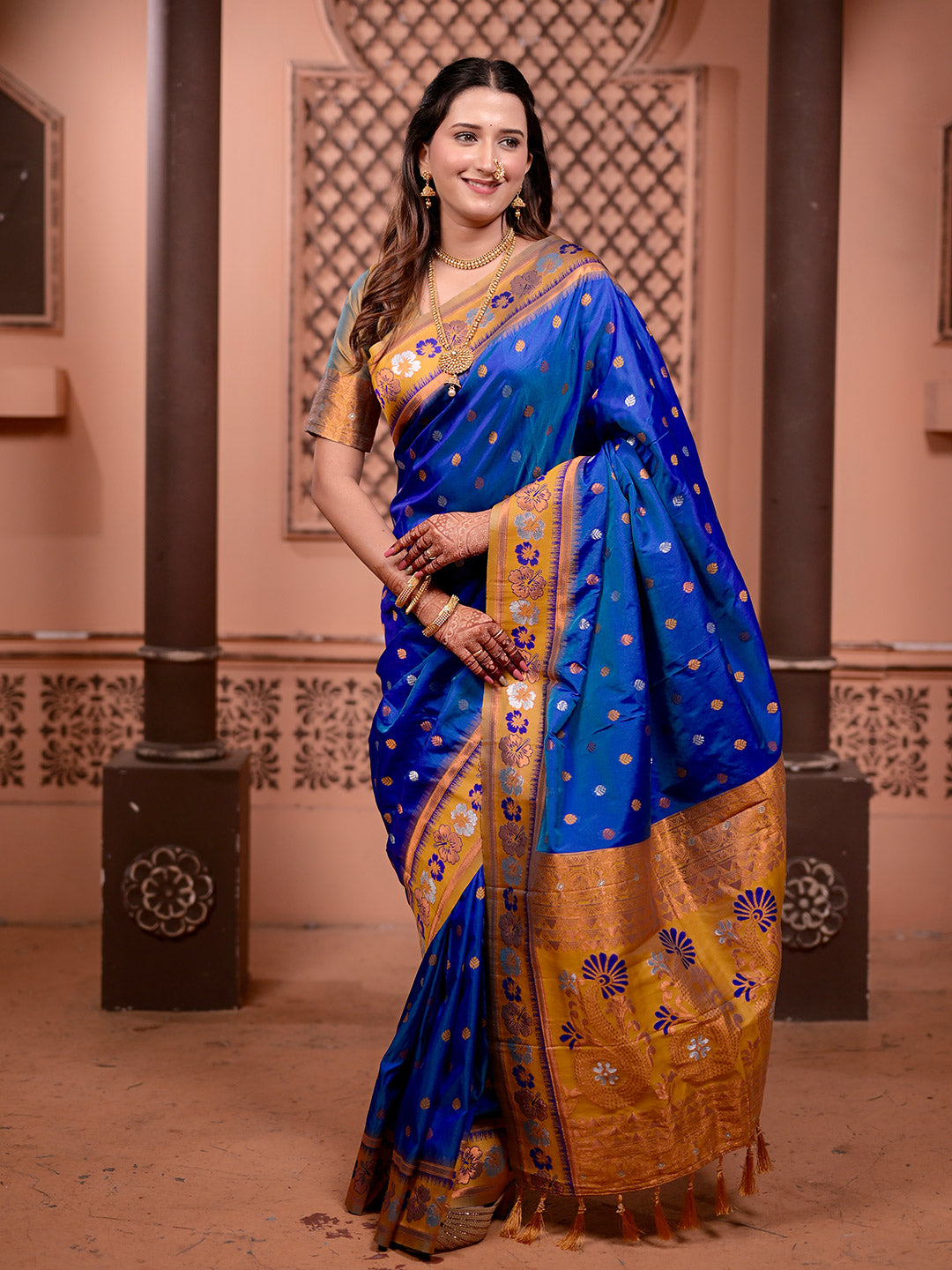 Urban Pallu Woven Design Silk Blend Traditional Saree