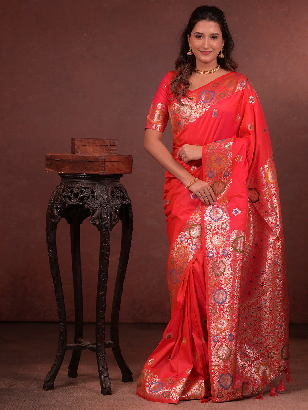 Urban Pallu Woven Design Silk Blend Traditional Saree