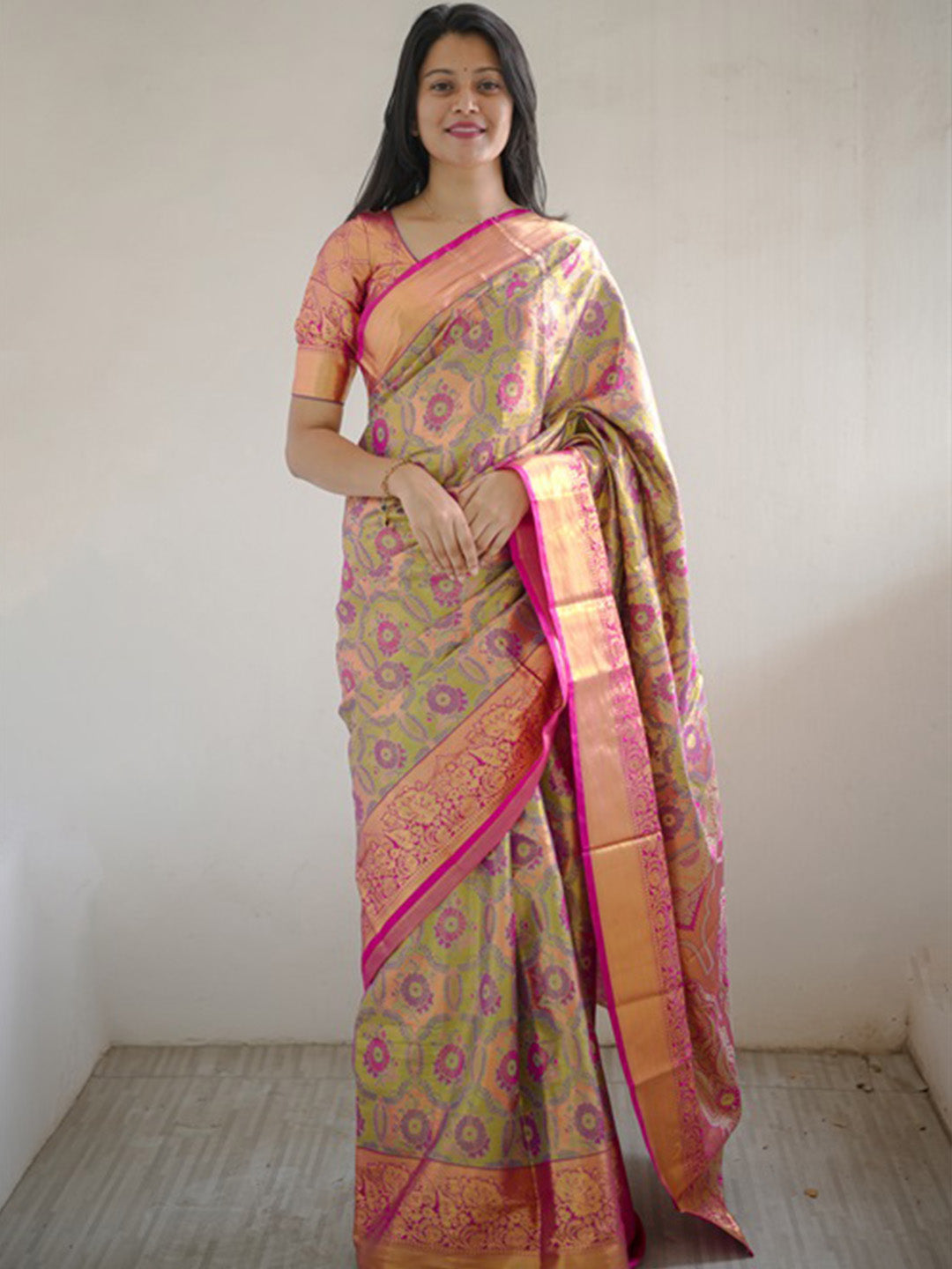Urban Pallu Woven Design Silk Blend Traditional Saree