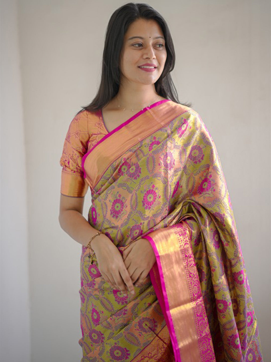 Urban Pallu Woven Design Silk Blend Traditional Saree