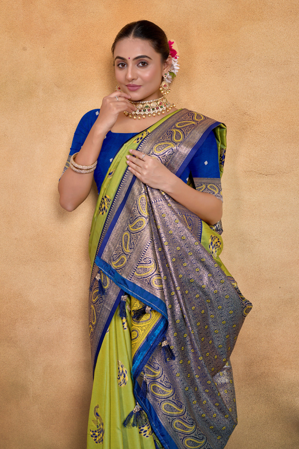 Urban Pallu Woven Design Silk Blend Fusion Saree
