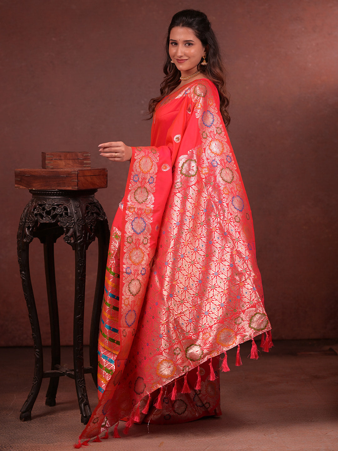Urban Pallu Woven Design Silk Blend Traditional Saree