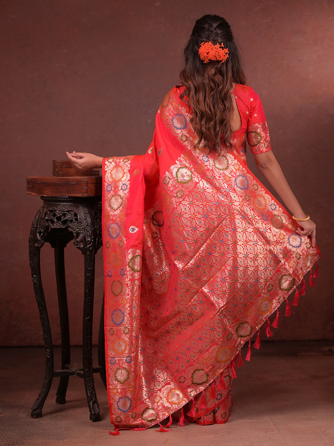 Urban Pallu Woven Design Silk Blend Traditional Saree