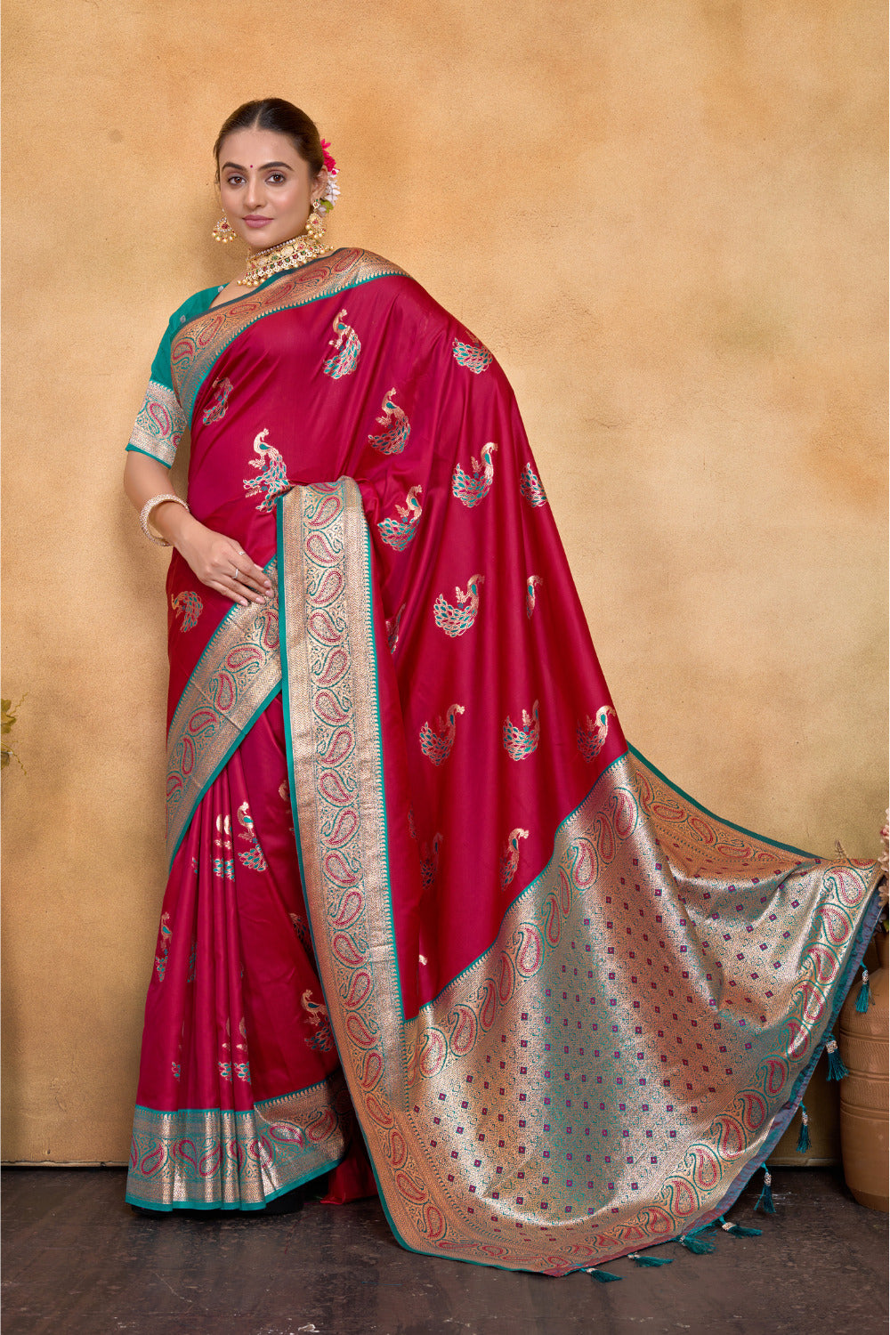 Urban Pallu Woven Design Silk Blend Fusion Saree