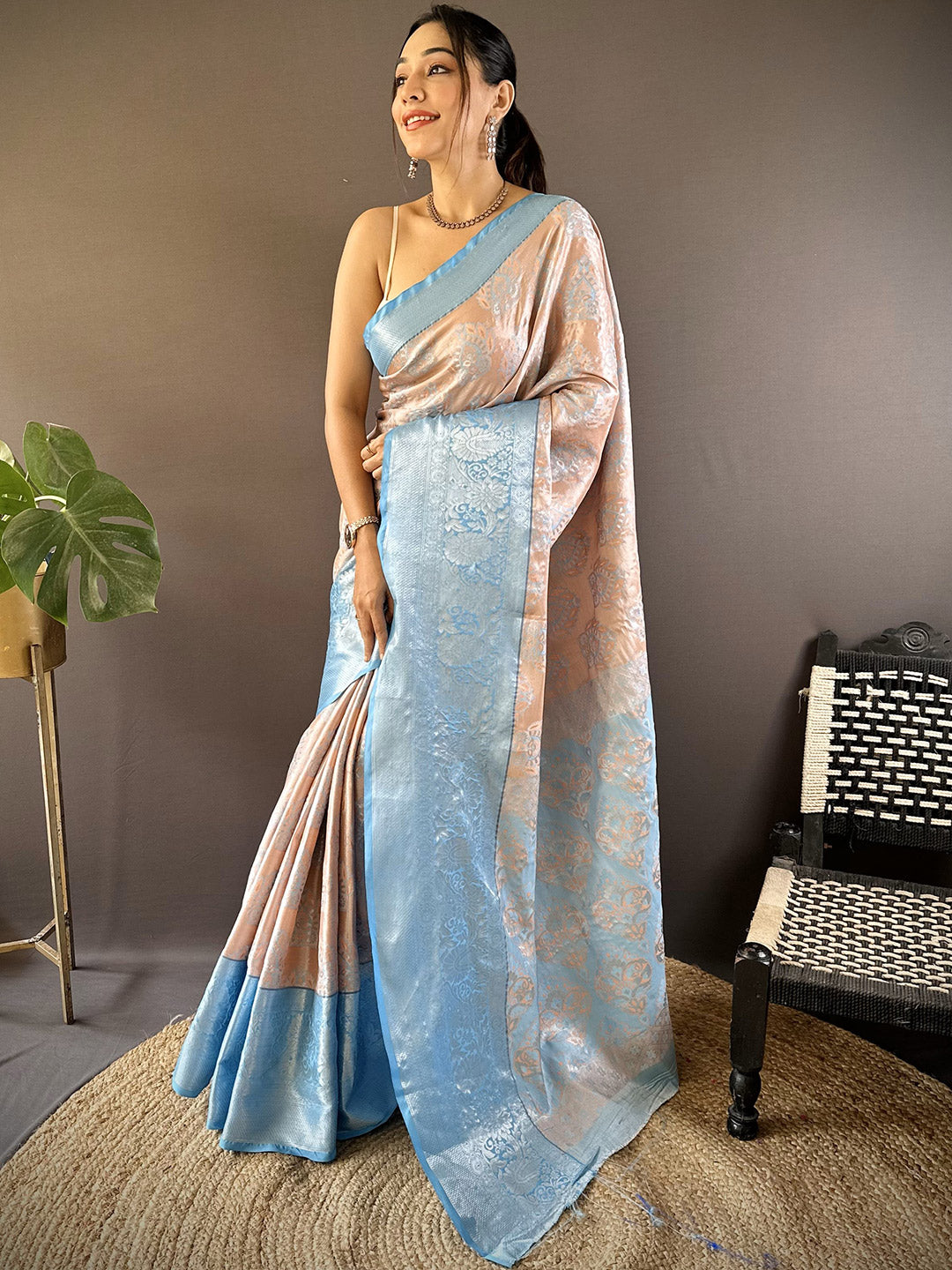 Urban Pallu Woven Design Silk Blend Traditional Saree