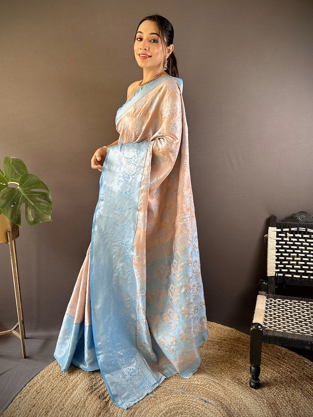 Urban Pallu Woven Design Silk Blend Traditional Saree