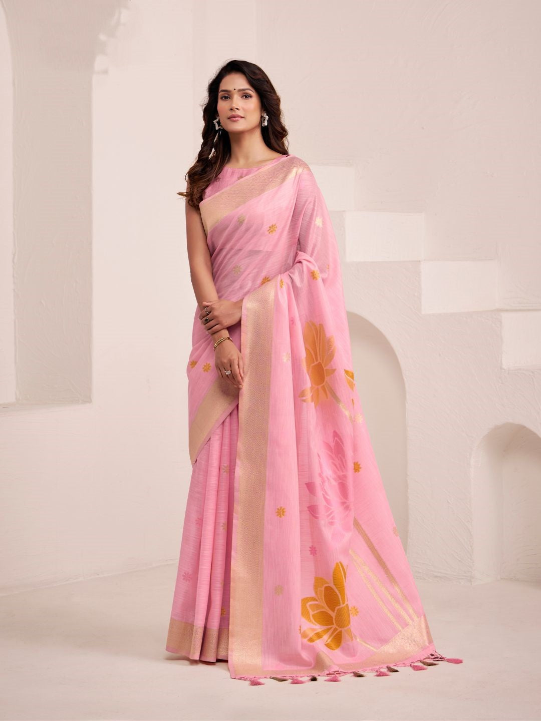 Urban Pallu Woven Design Silk Blend Daily Saree