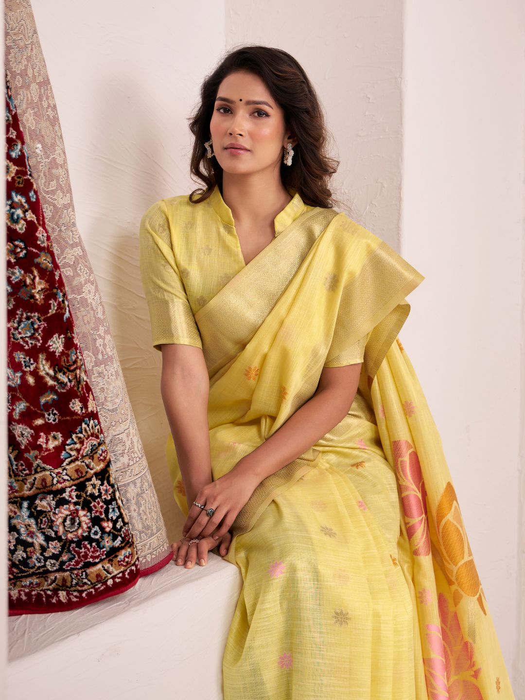 Urban Pallu Woven Design Silk Blend Daily Saree