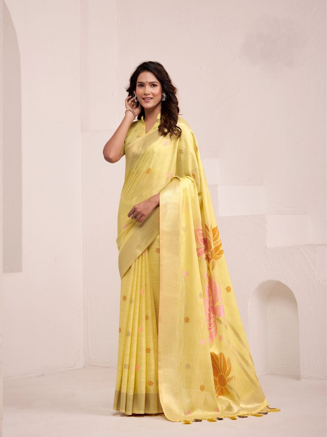 Urban Pallu Woven Design Silk Blend Daily Saree