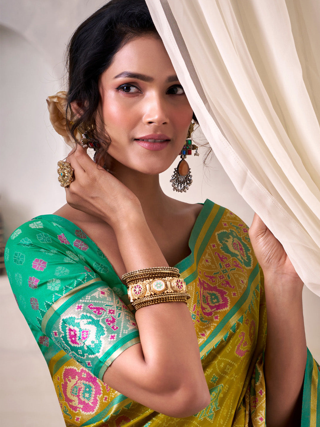 Urban Pallu Woven Design Cotton Blend Daily Saree