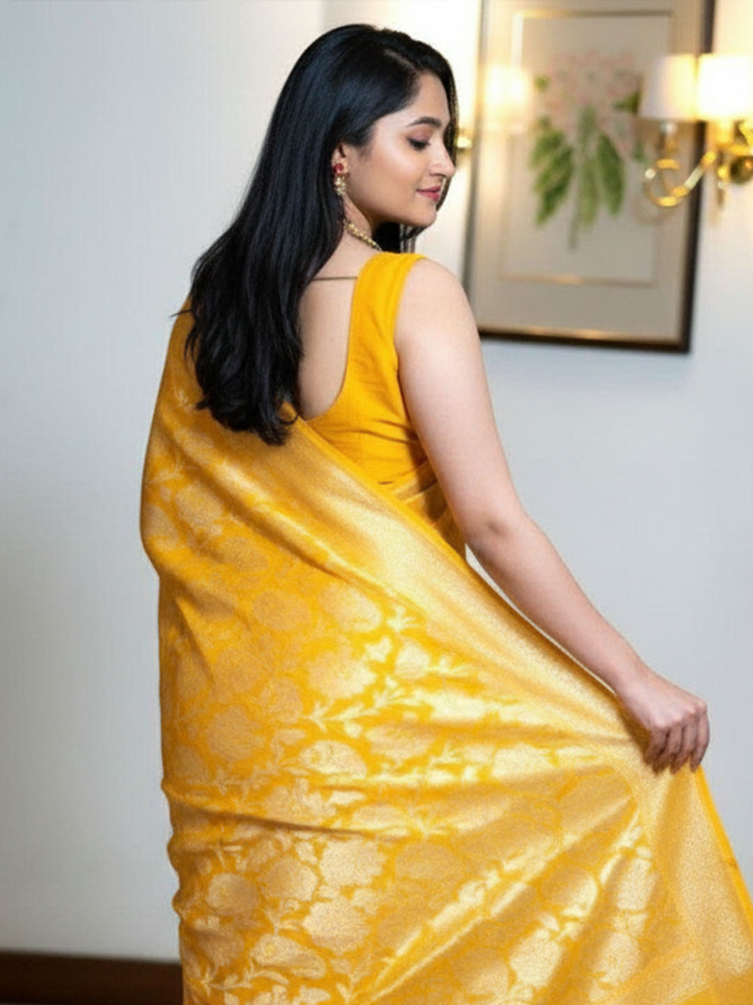 Urban Pallu Woven Design Silk Blend Traditional Saree