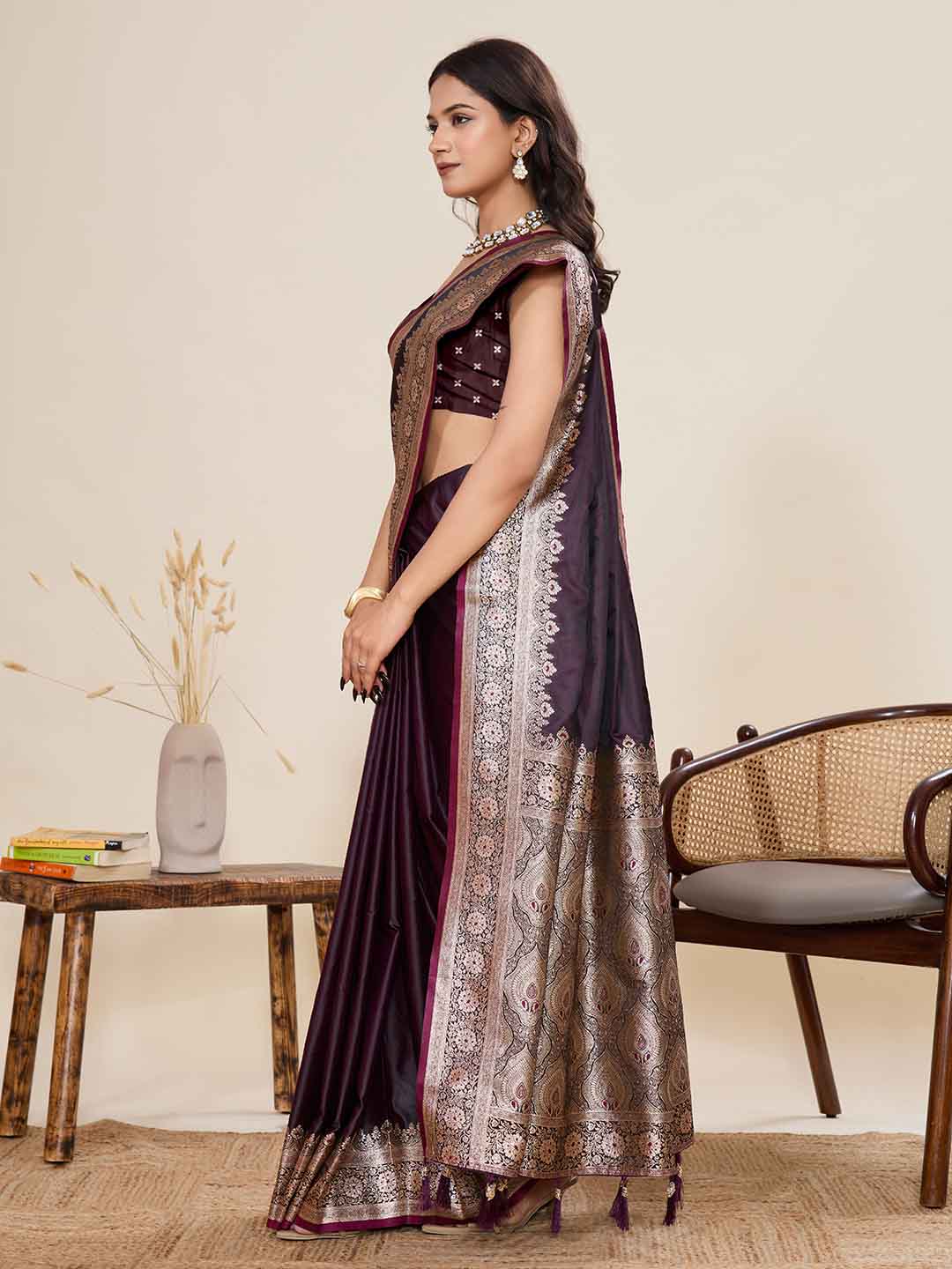 Urban Pallu Woven Design Silk Blend Party Saree