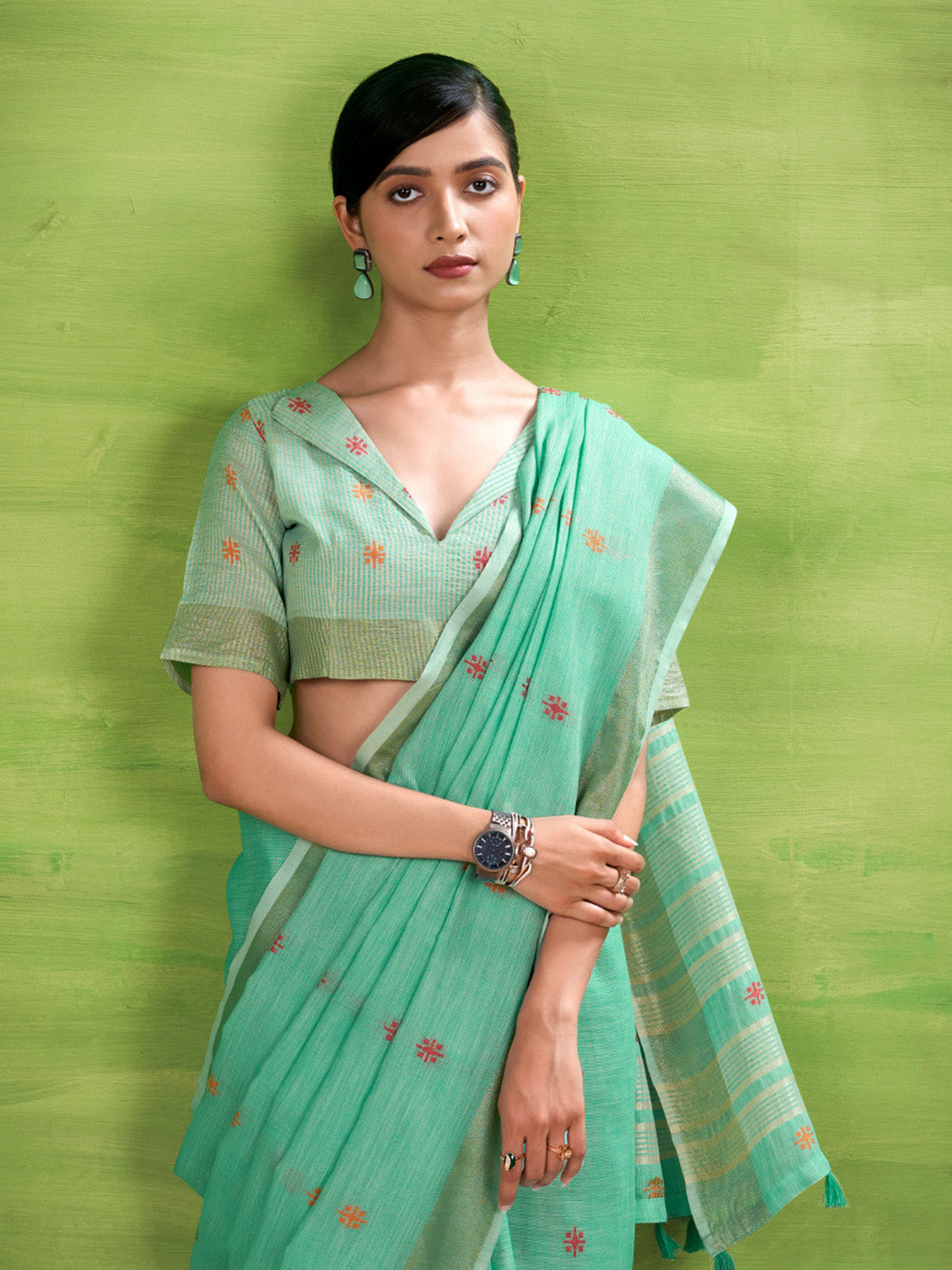 Urban Pallu Solid Cotton Blend Daily Saree