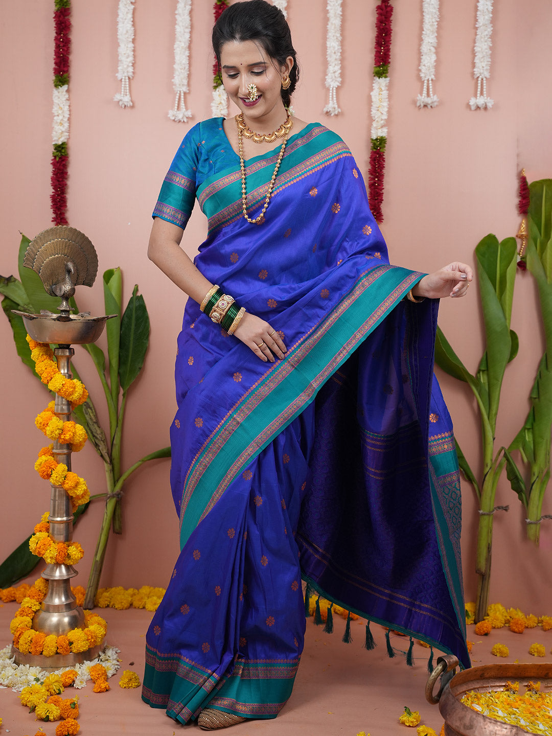 Urban Pallu Woven Design Silk Blend Traditional Saree