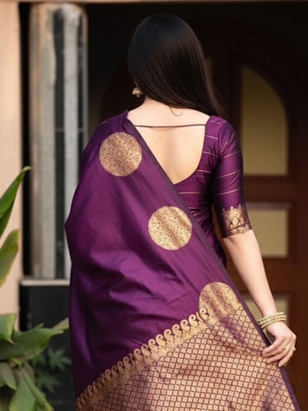 Urban Pallu Woven Design Silk Blend Work Saree