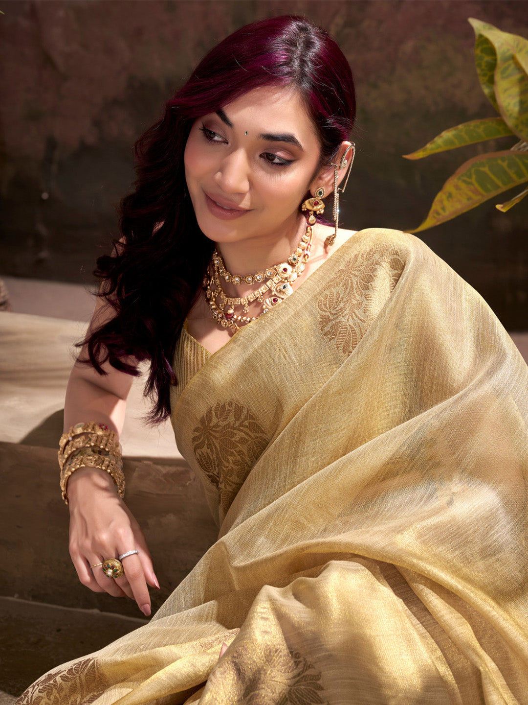 Urban Pallu Woven Design Silk Blend Traditional Saree