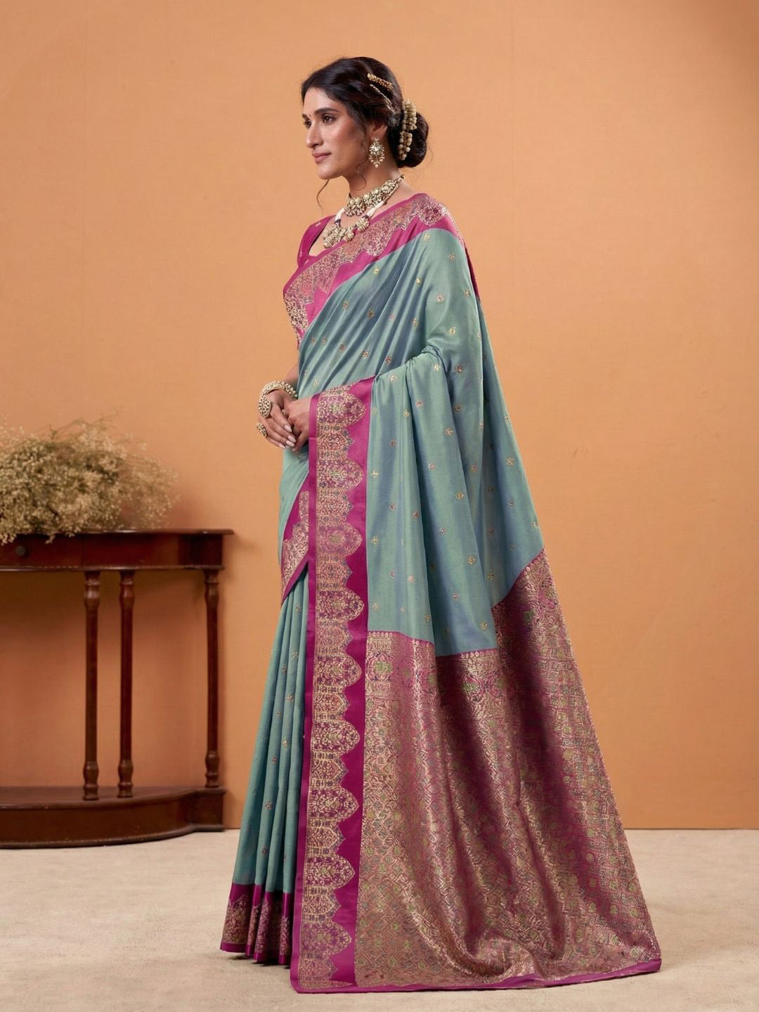 Urban Pallu Solid Silk Blend Festive Saree