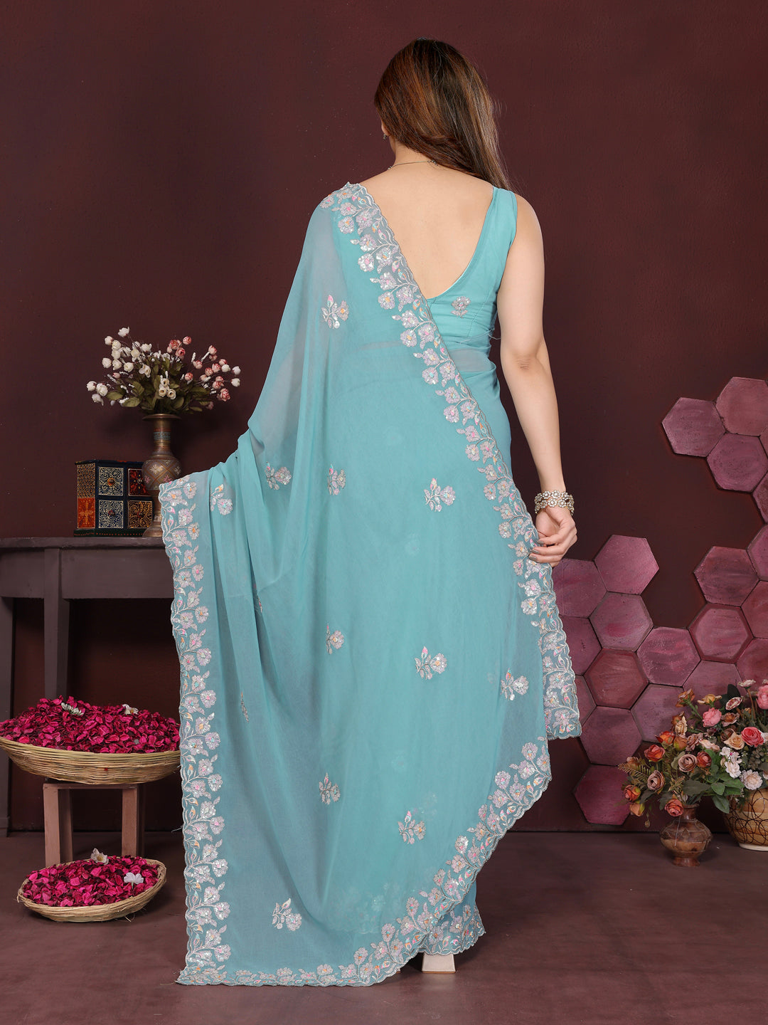 Urban Pallu Embroidered Poly Georgette Daily Saree