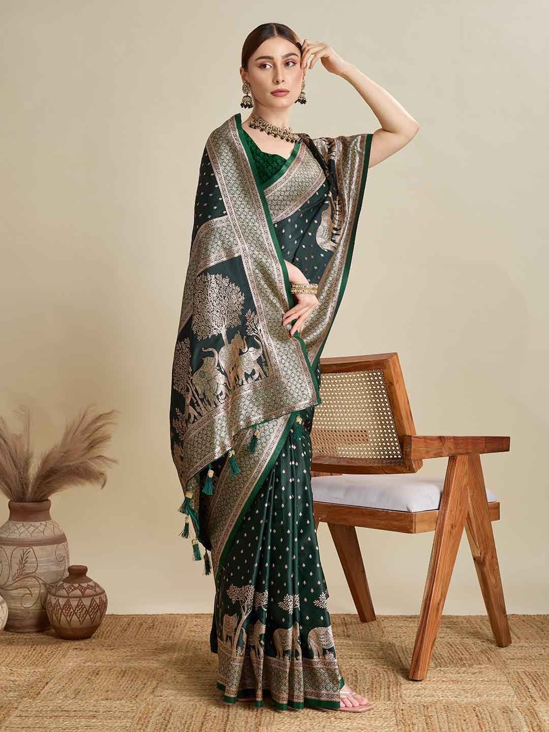 Urban Pallu Woven Design Silk Blend Party Saree