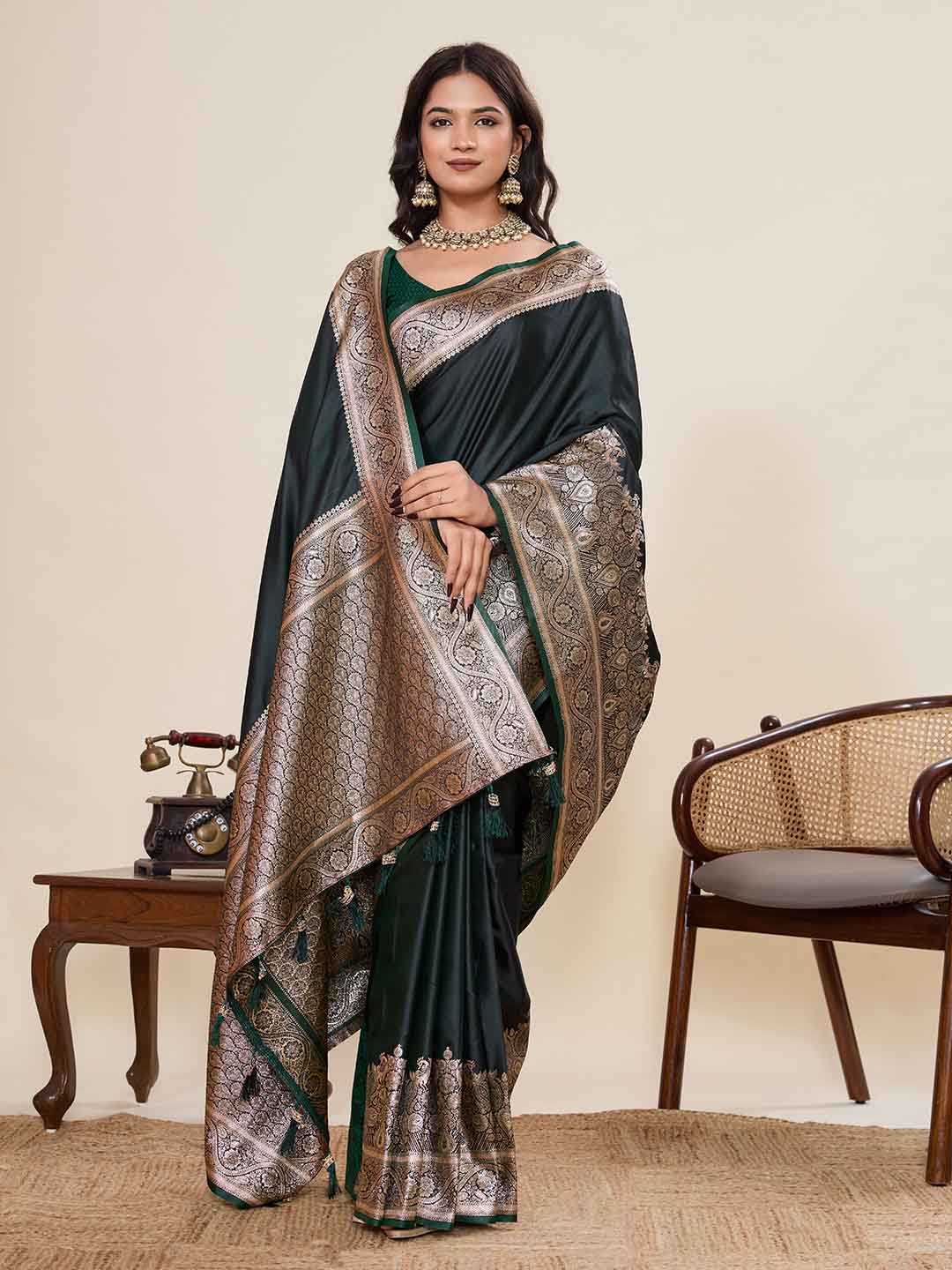Urban Pallu Woven Design Silk Blend Party Saree