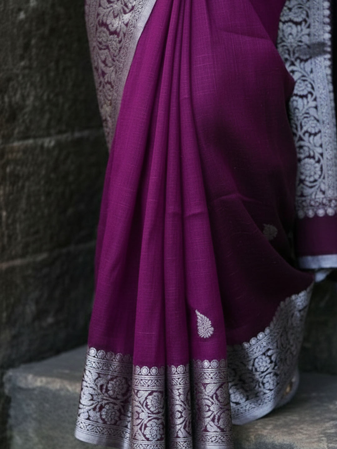 Urban Pallu Woven Design Silk Blend Work Saree