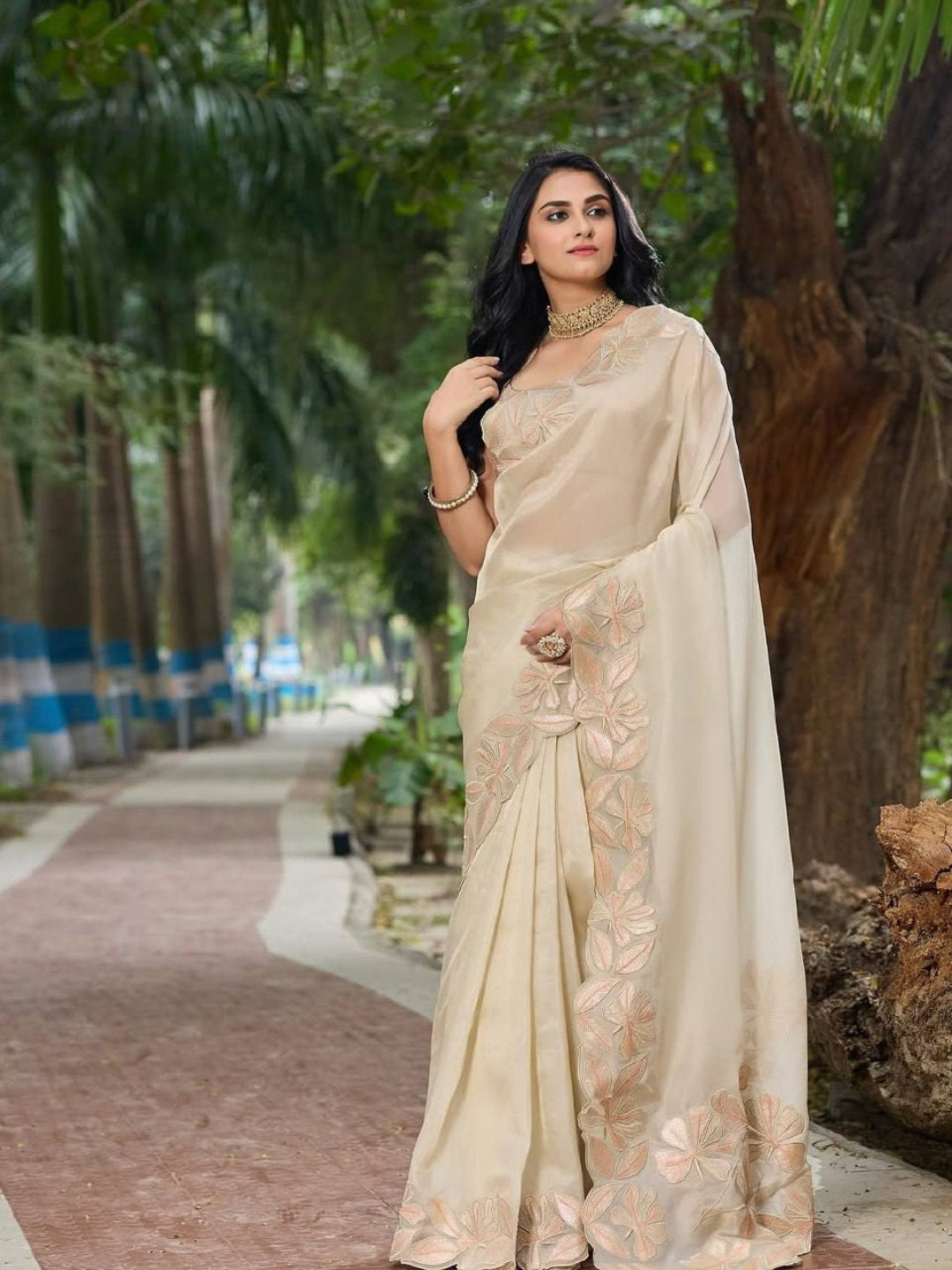 Urban Pallu Embroidered Pure Georgette Fusion Saree