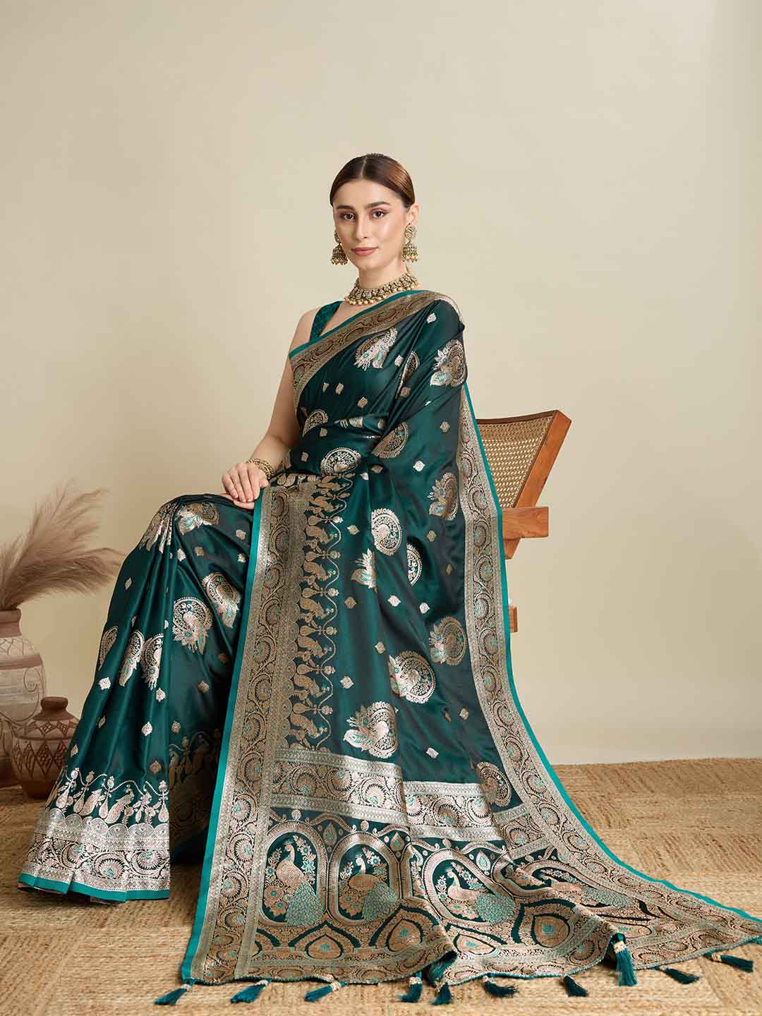 Urban Pallu Woven Design Silk Blend Party Saree