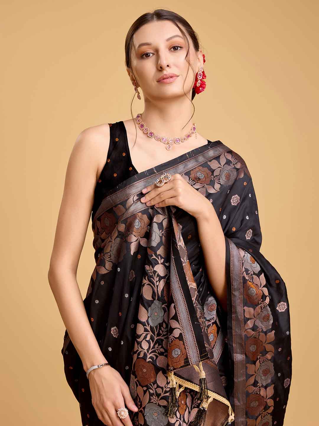 Urban Pallu Woven Design Silk Blend Party Saree