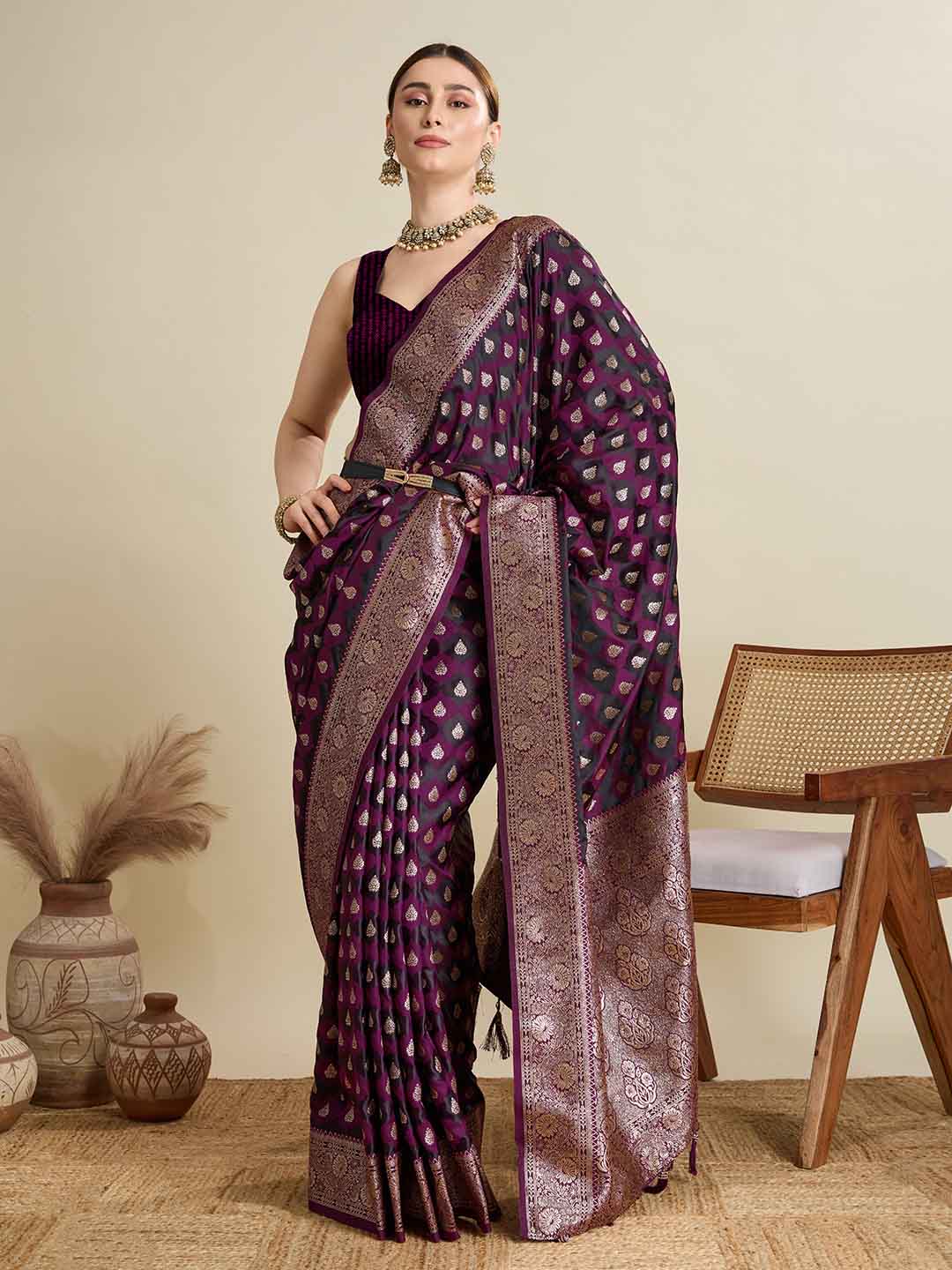 Urban Pallu Woven Design Silk Blend Party Saree