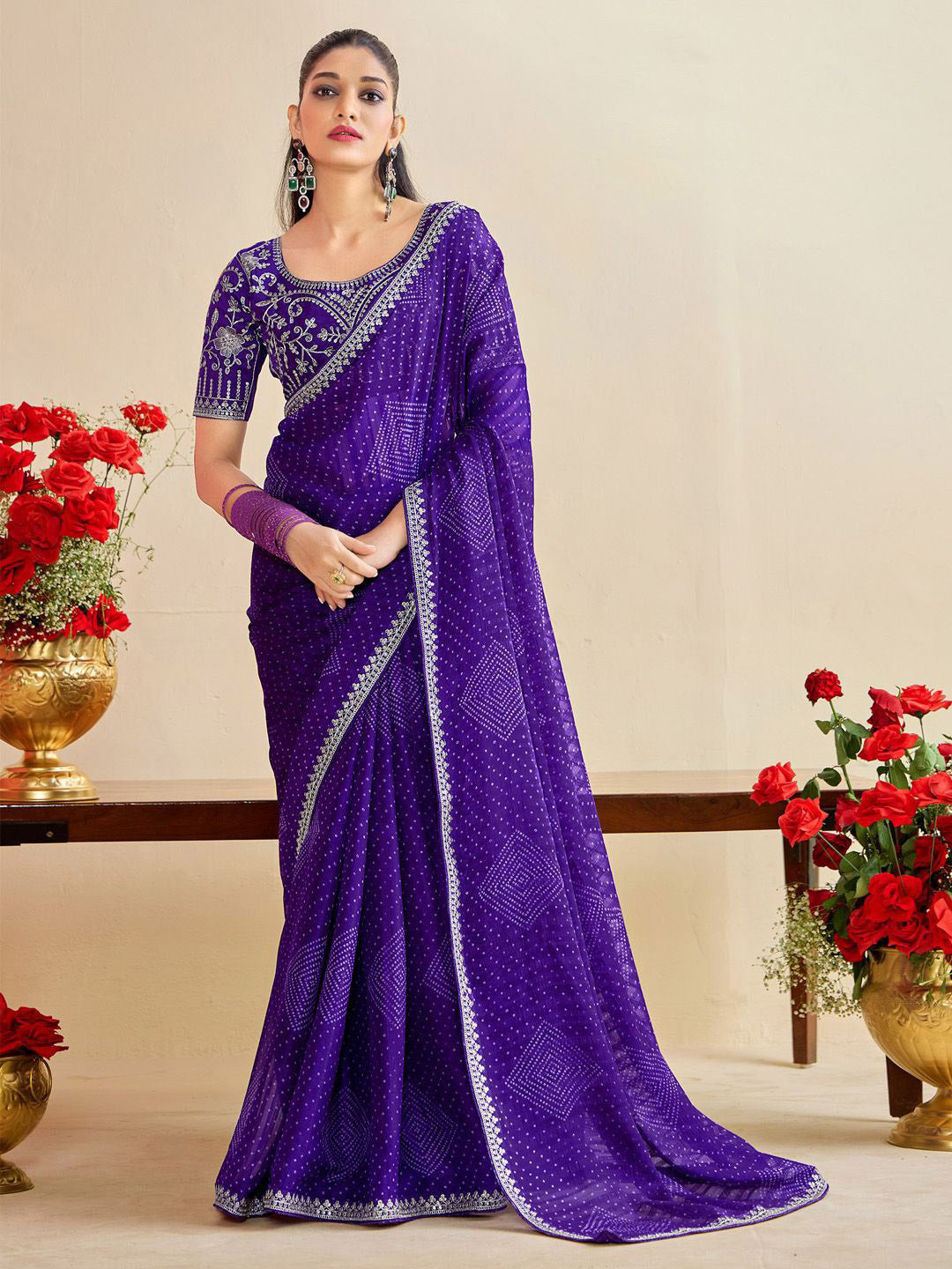 Urban Pallu Ethnic Motifs Embroidered Poly Georgette Heavy Work Saree