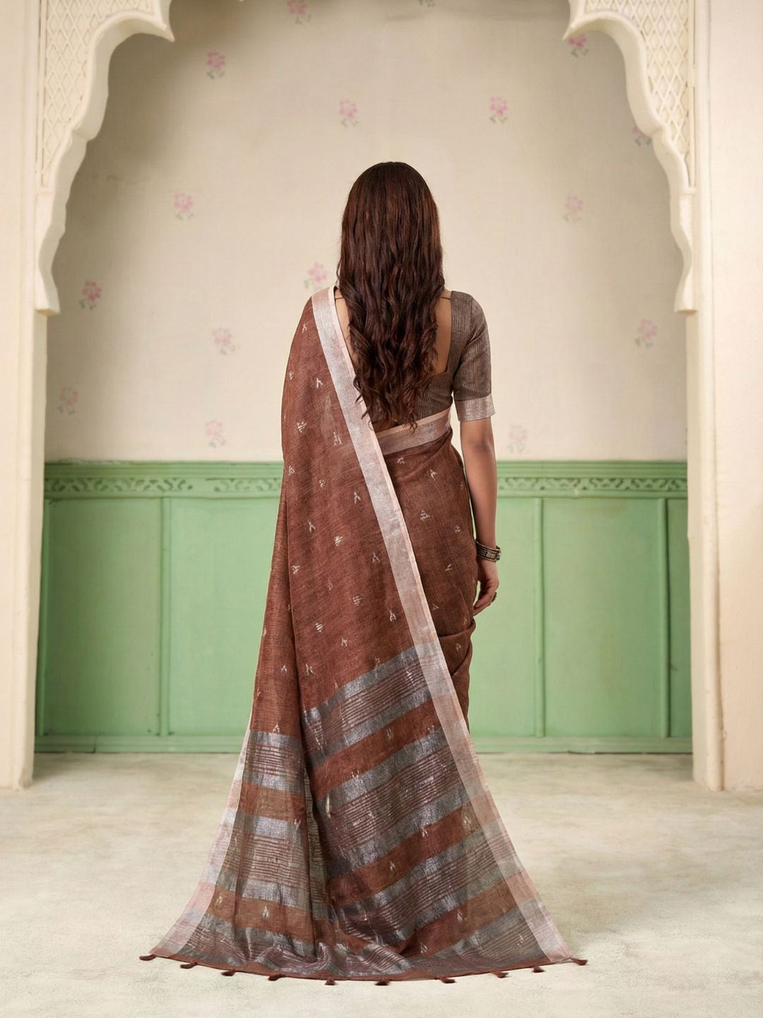 Urban Pallu Woven Design Silk Blend Traditional Saree
