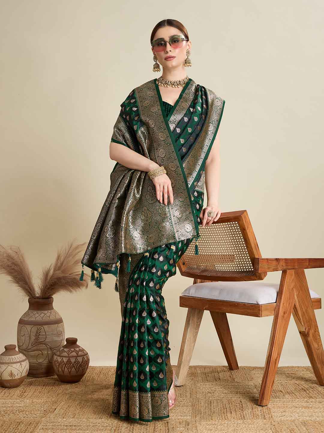Urban Pallu Woven Design Silk Blend Party Saree