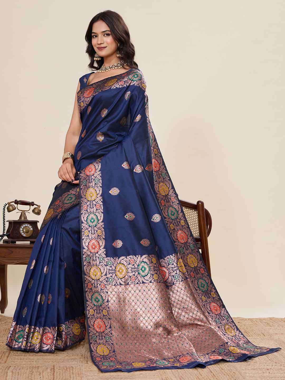 Urban Pallu Woven Design Silk Blend Party Saree