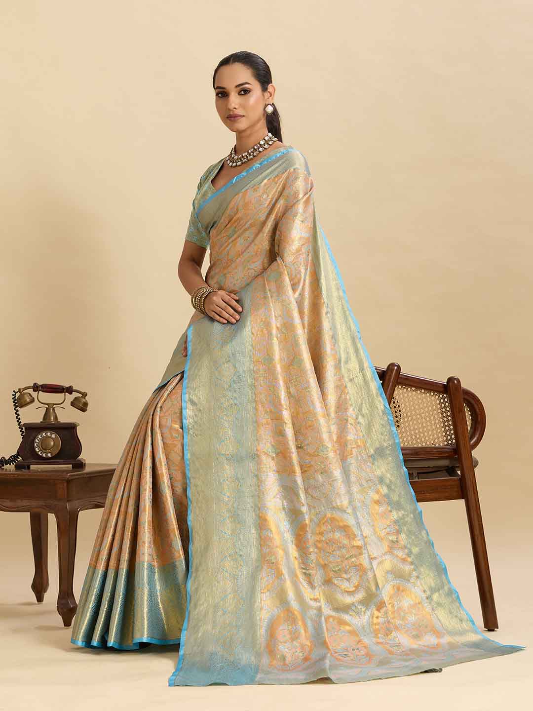 Urban Pallu Woven Design Silk Blend Party Saree