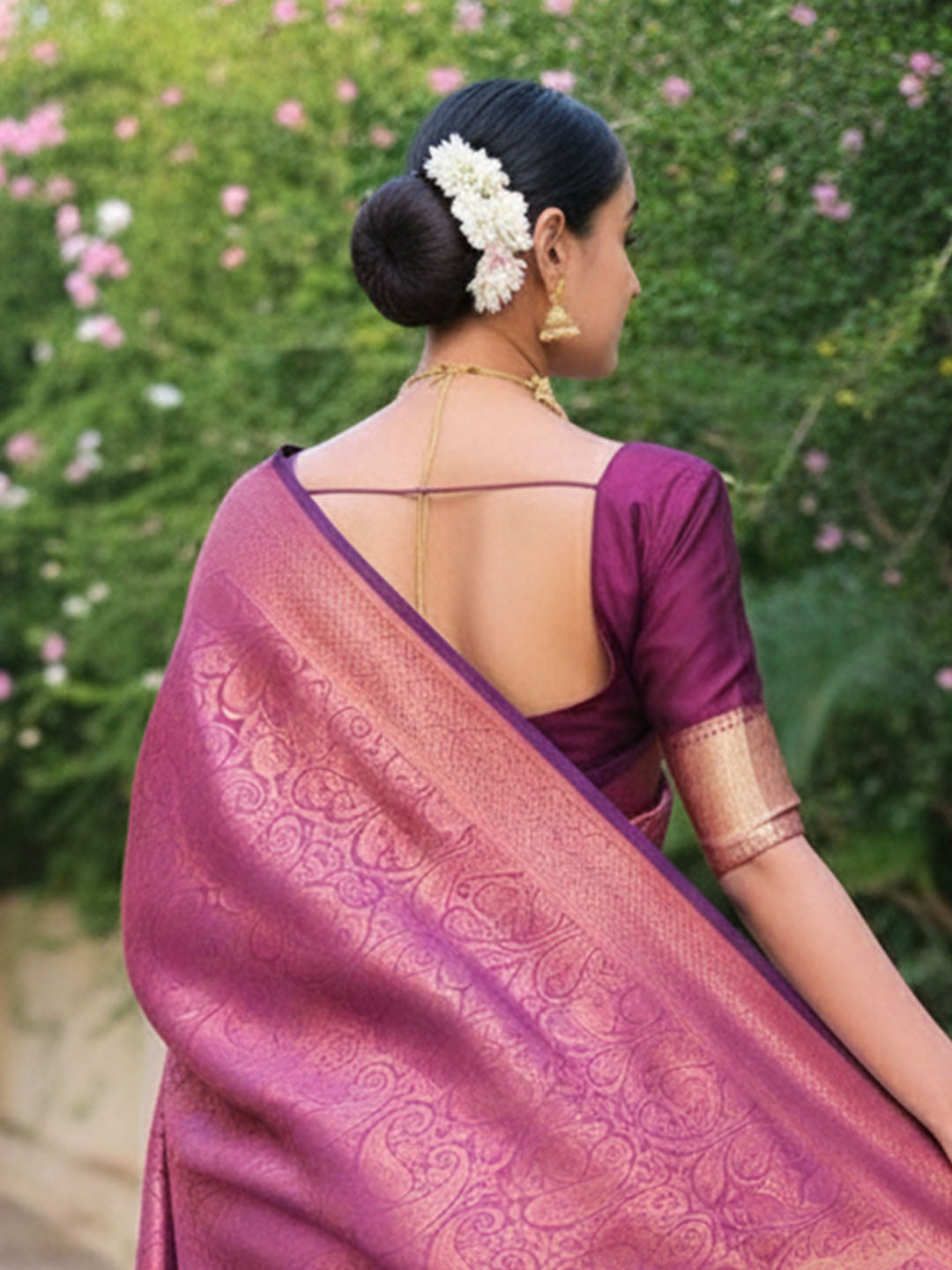 Urban Pallu Woven Design Silk Blend Traditional Saree