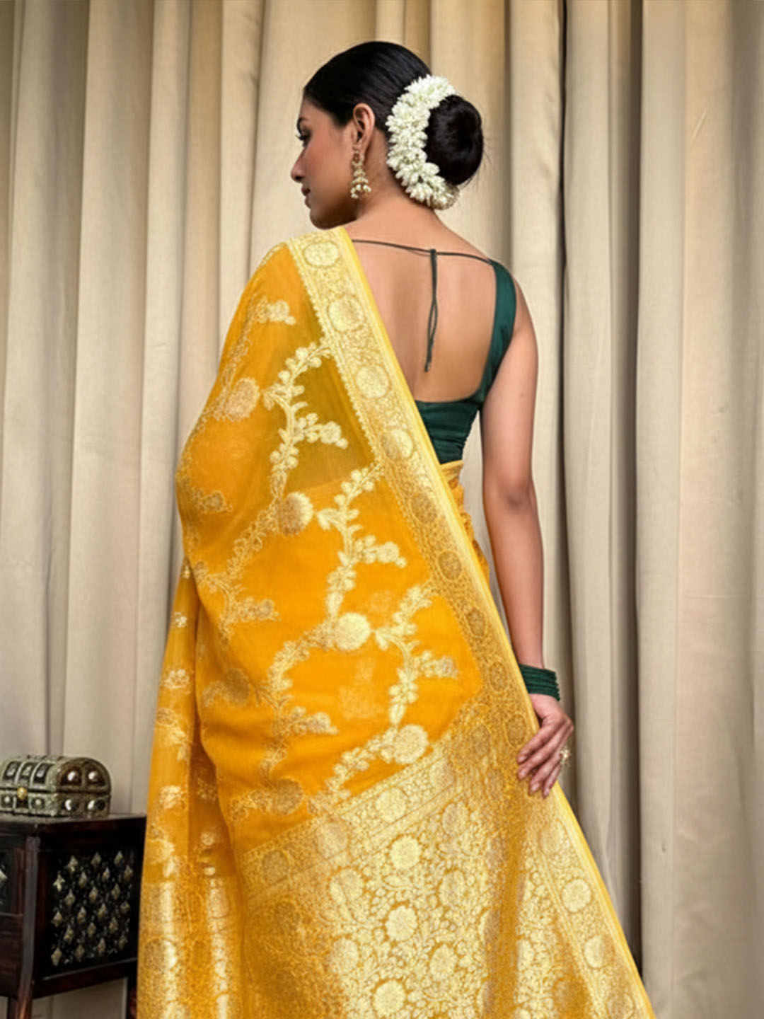 Urban Pallu Woven Design Silk Blend Traditional Saree
