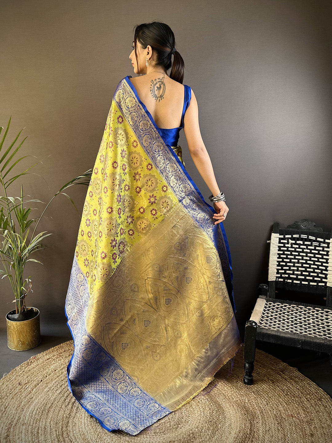 Urban Pallu Woven Design Silk Blend Traditional Saree