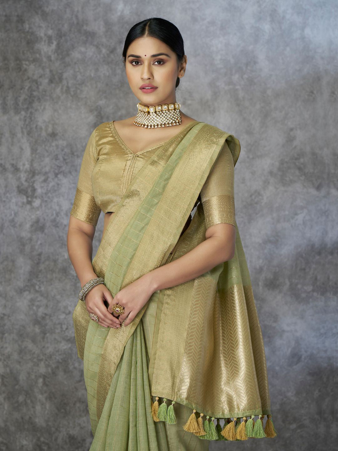 Urban Pallu Solid Cotton Blend Daily Saree