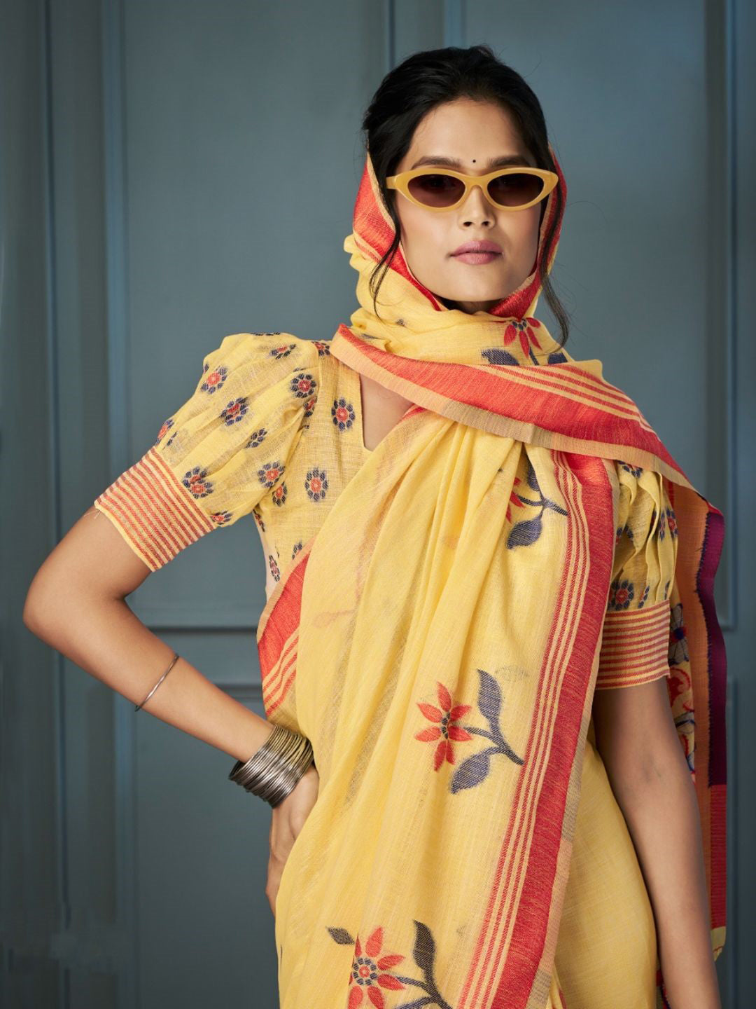 Urban Pallu Solid Cotton Blend Daily Saree