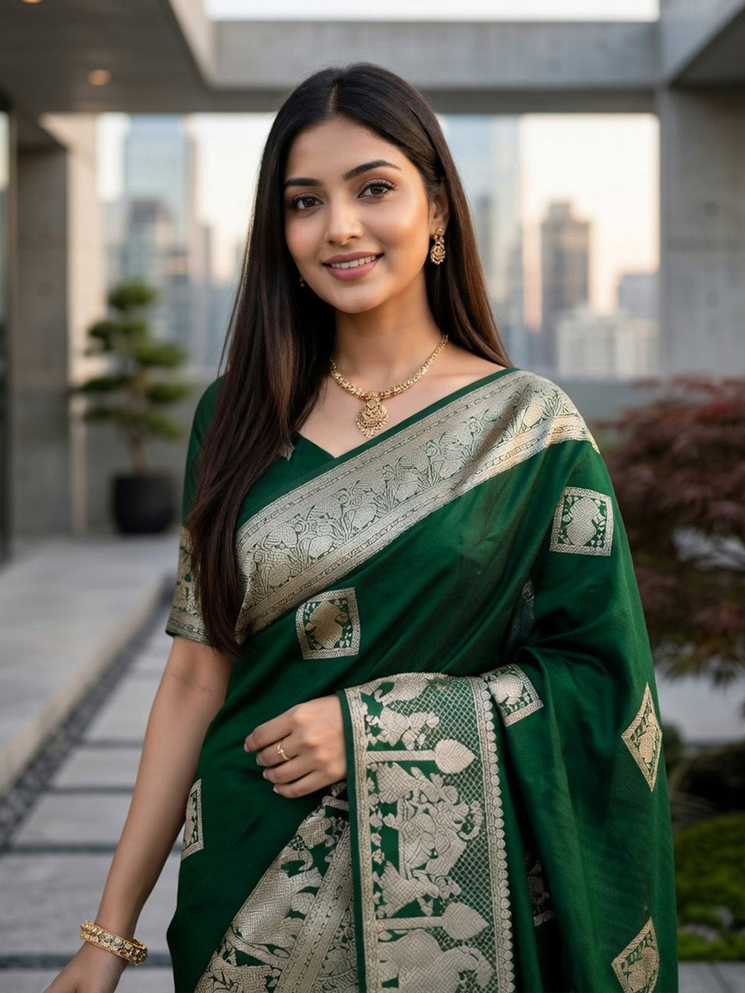 Urban Pallu Woven Design Silk Blend Traditional Saree
