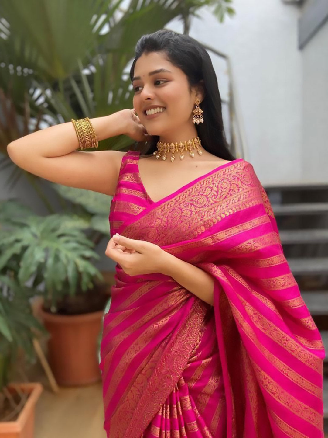 Urban Pallu Woven Design Silk Blend Traditional Saree