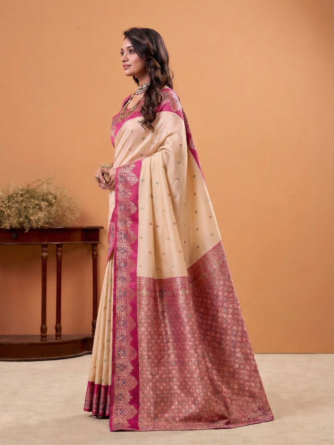 Urban Pallu Solid Silk Blend Festive Saree