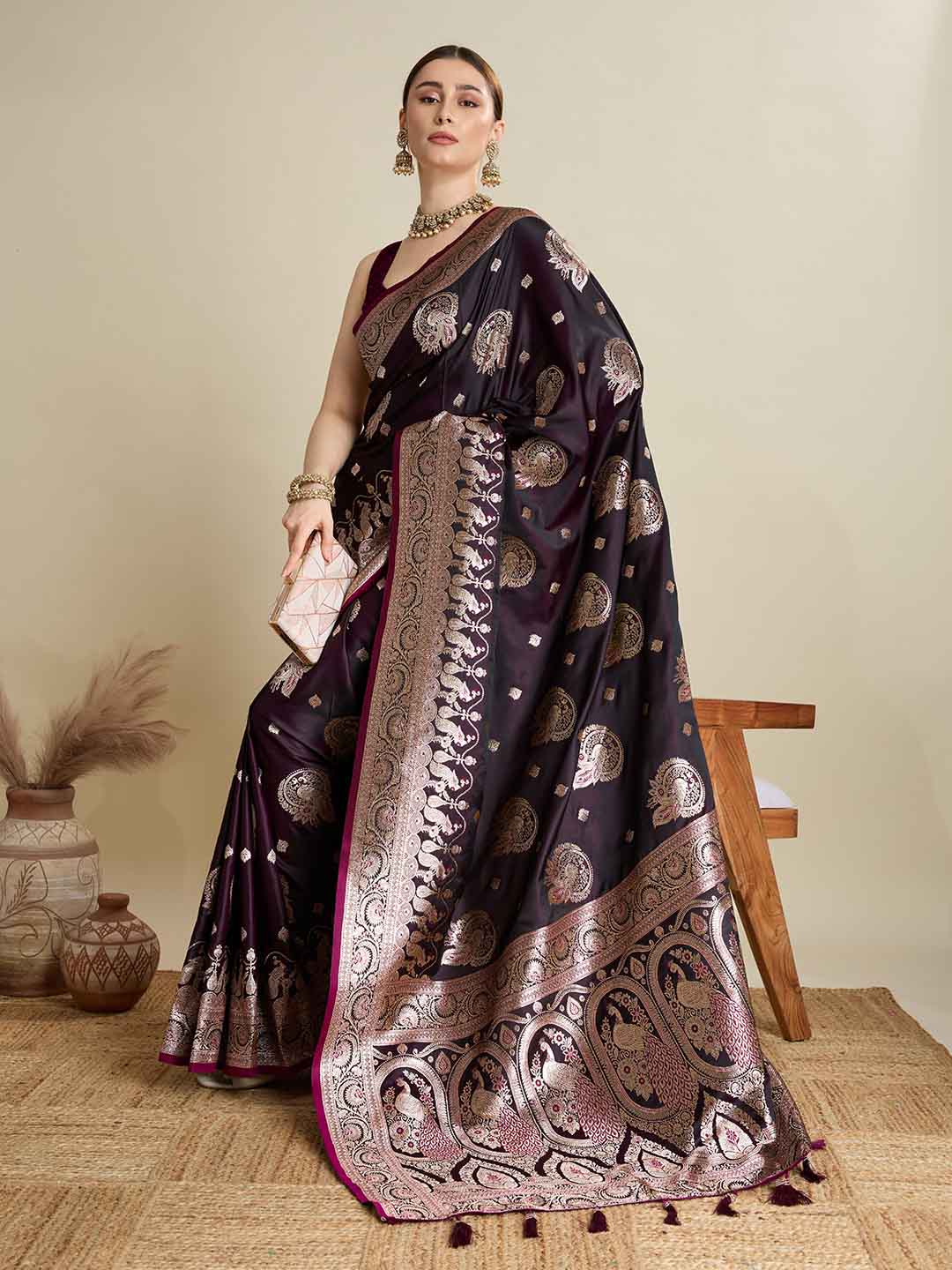 Urban Pallu Woven Design Silk Blend Party Saree