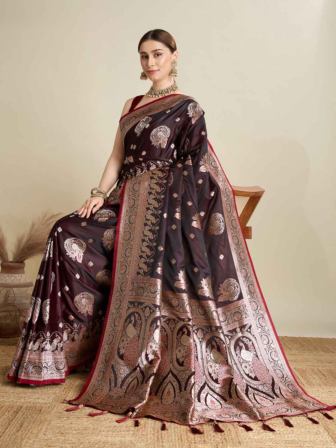 Urban Pallu Woven Design Silk Blend Party Saree