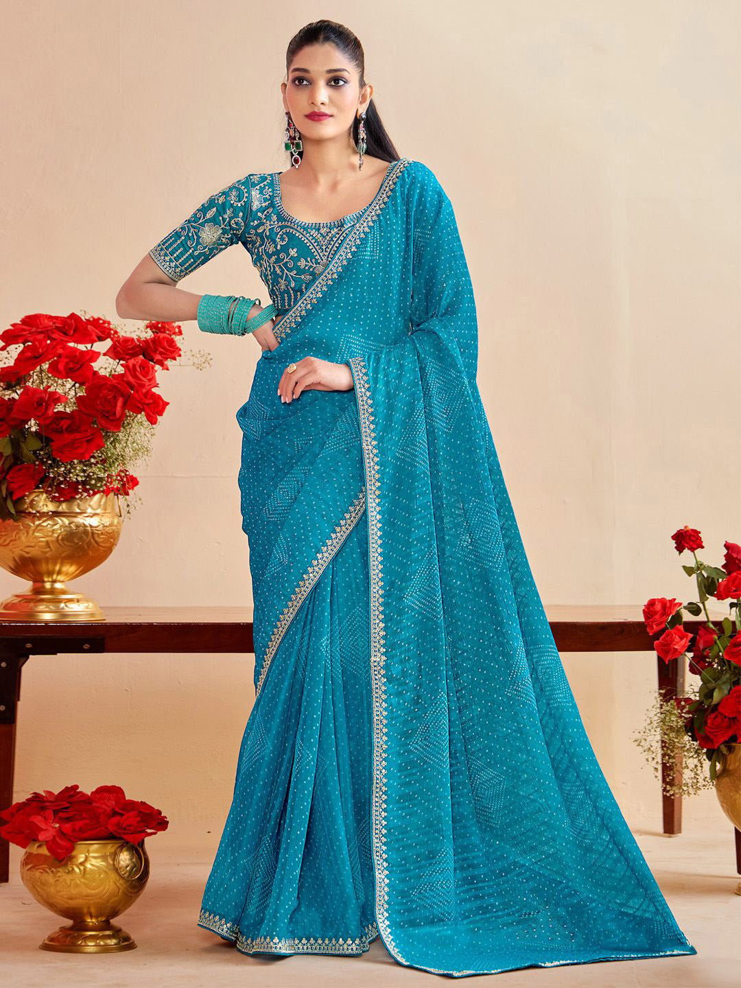 Urban Pallu Ethnic Motifs Embroidered Poly Georgette Heavy Work Saree