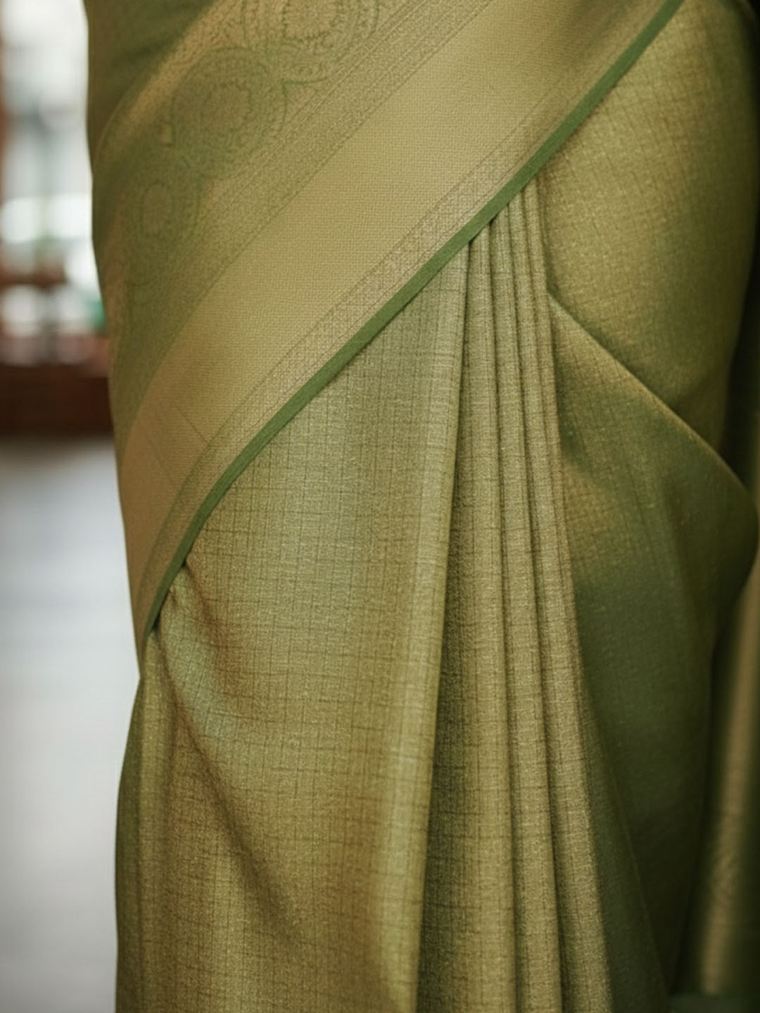 Urban Pallu Woven Design Silk Blend Work Saree