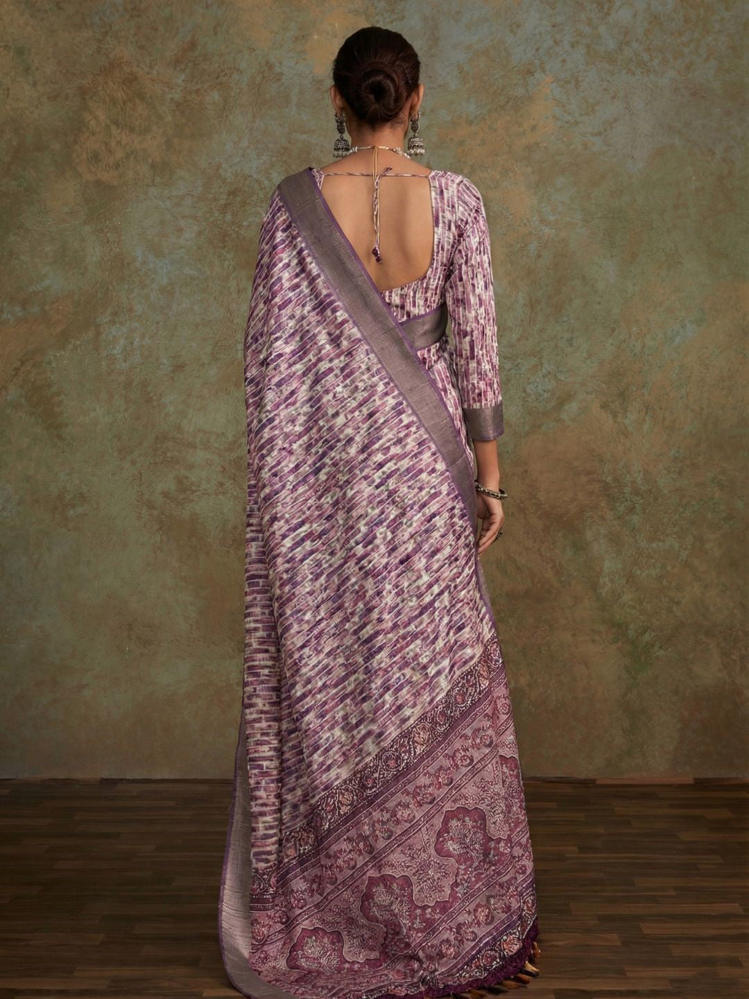 Urban Pallu Printed Silk Blend Daily Saree