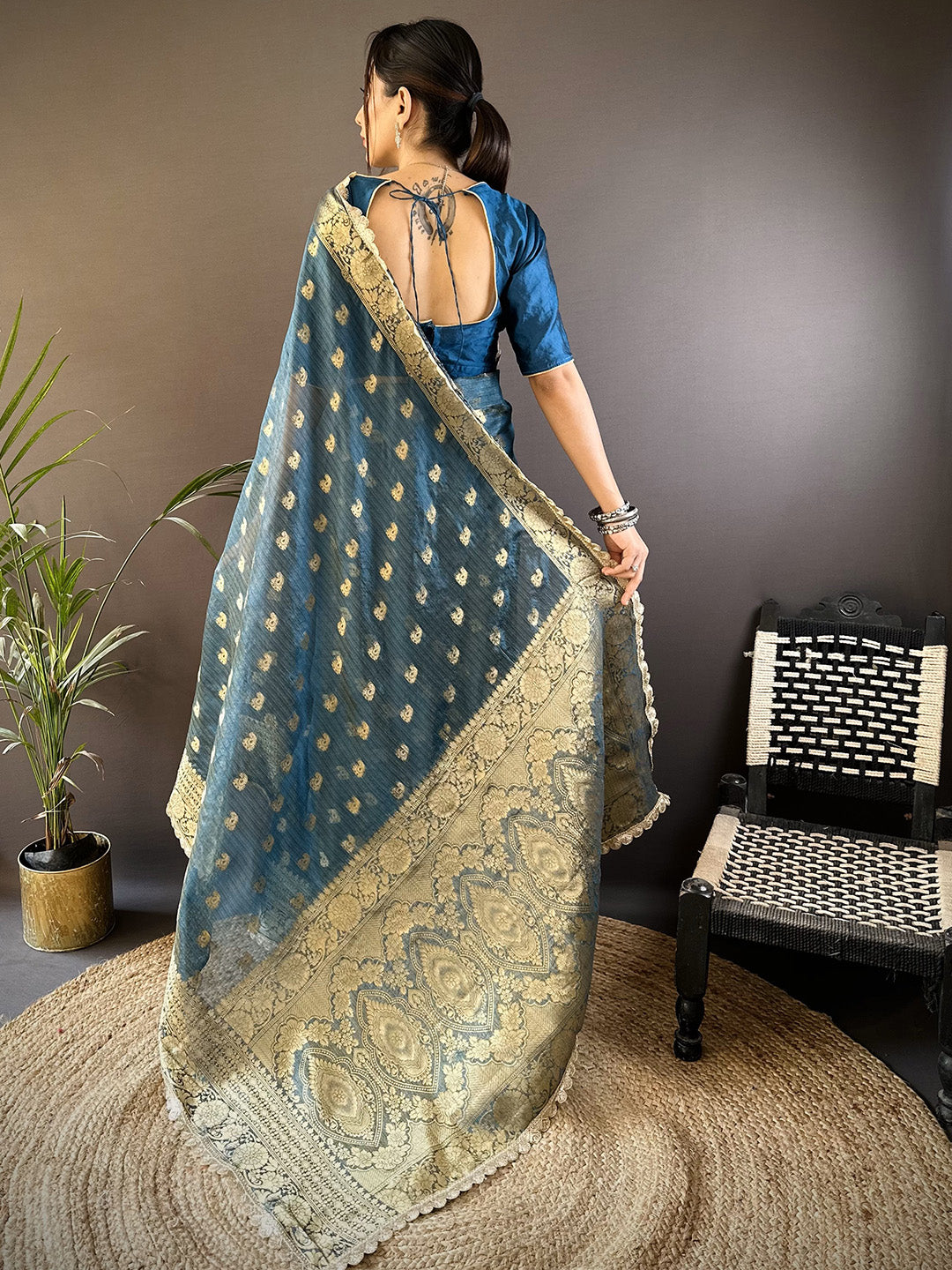 Urban Pallu Woven Design Silk Blend Traditional Saree