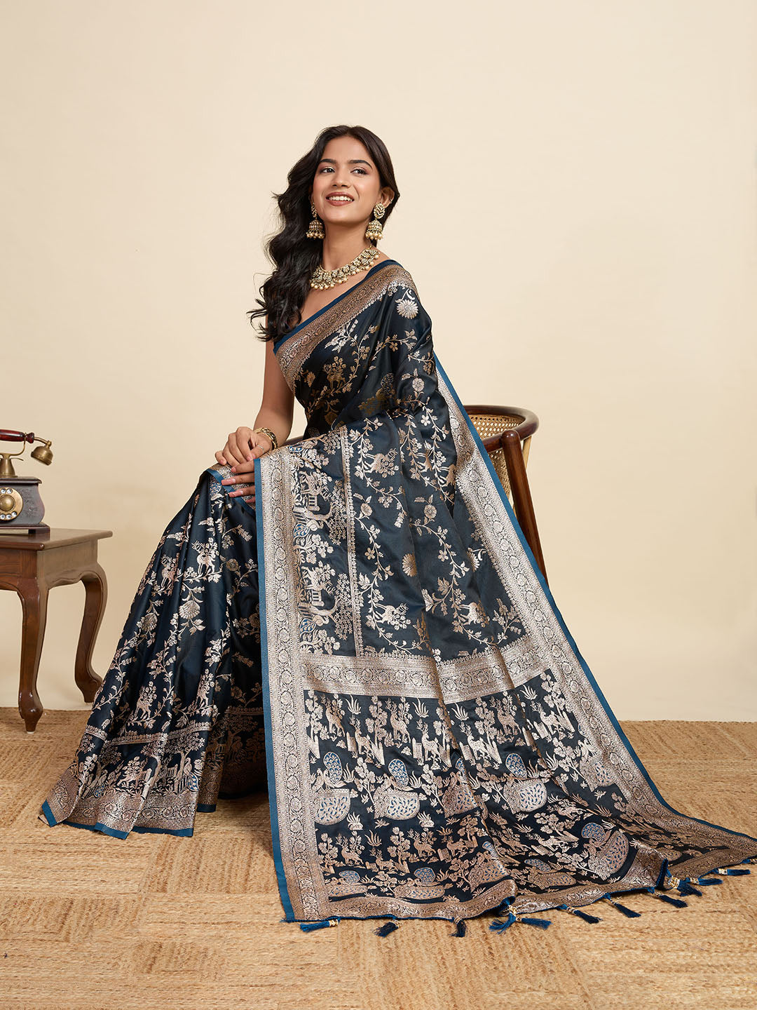 Urban Pallu Woven Design Silk Blend Party Saree