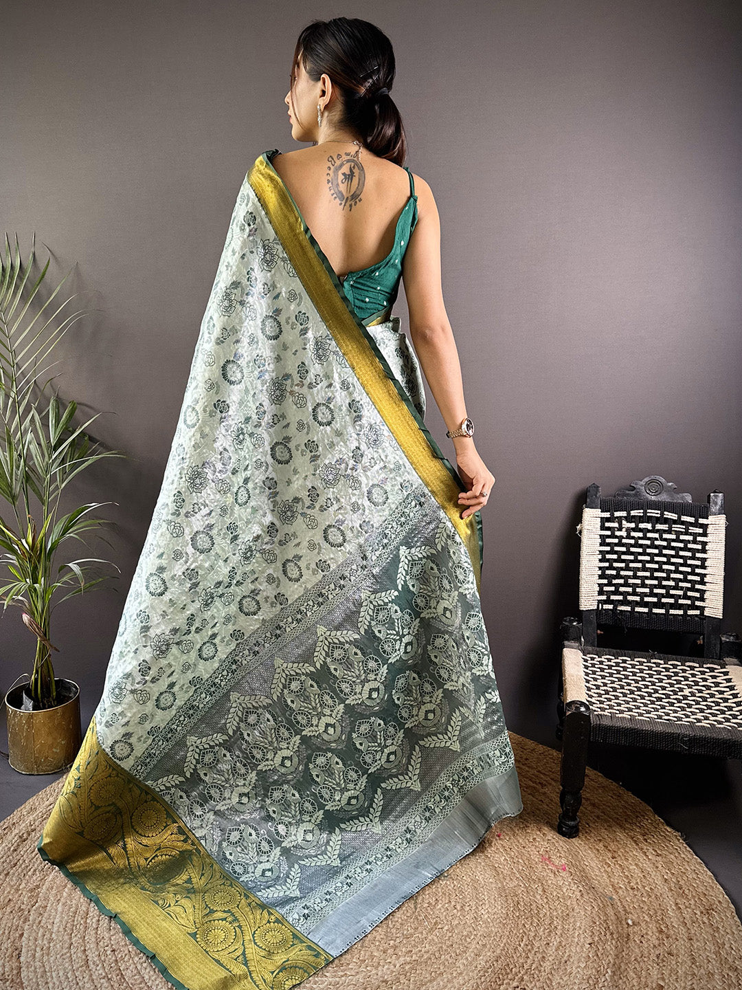 Urban Pallu Woven Design Silk Blend Traditional Saree